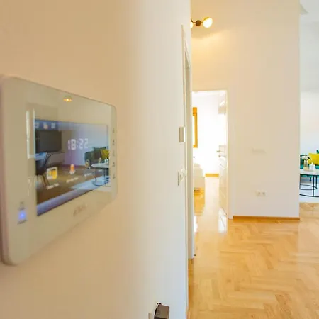 Sky Penthouse Old Bridge With Sauna And Jacuzzi *